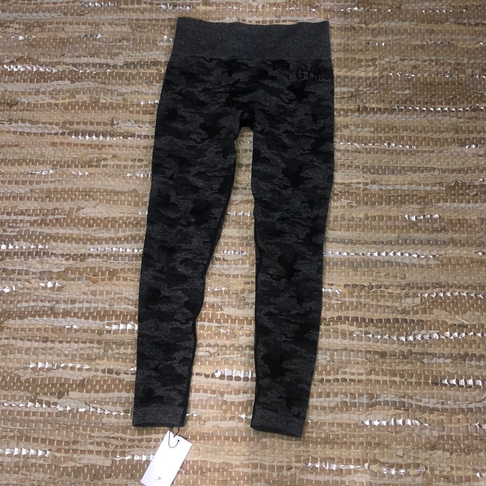 Gym shark camp leggings
